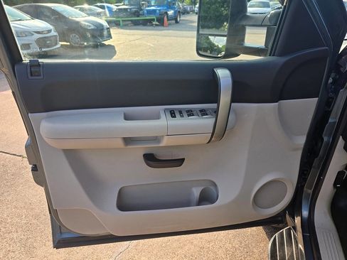 Used 2008 Chevrolet Silverado 2500 LT w/ 1LT Convenience Package image 12