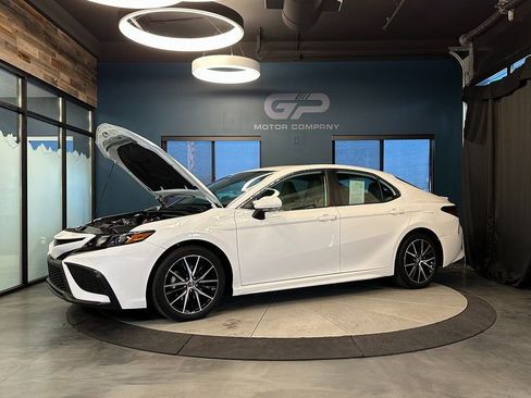 Used 2022 Toyota Camry SE image 22