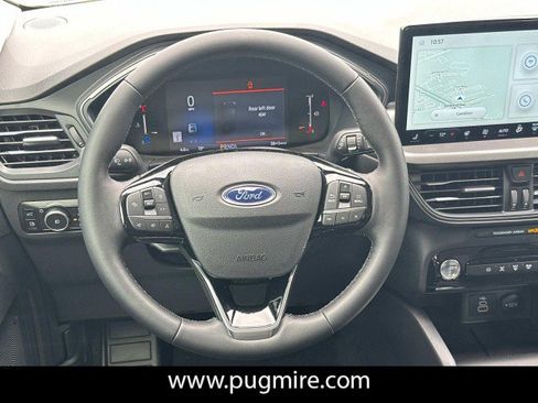 New 2025 Ford Escape SE image 23