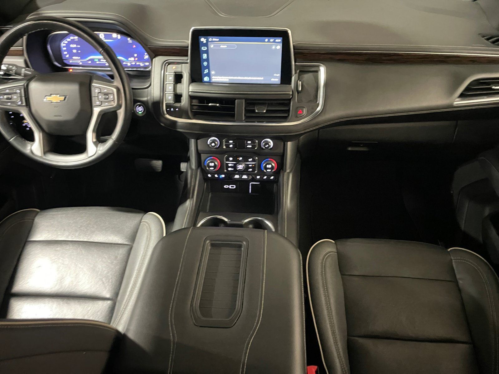Used 2023 Chevrolet Suburban Premier AWD/4WD image 27