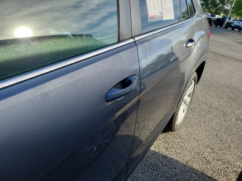 Used 2021 Volkswagen Atlas Cross Sport SE w/ Panoramic Sunroof Package image 23