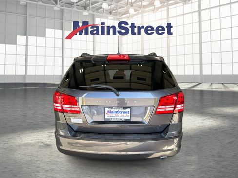 Used 2018 Dodge Journey SE w/ Popular Equipment Group image 4