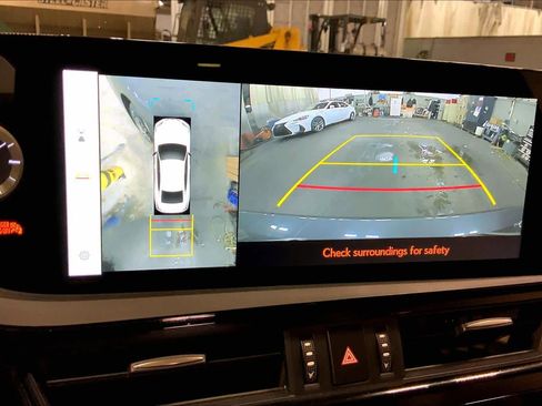 Used 2025 Lexus ES 300h w/ Luxury Package image 26