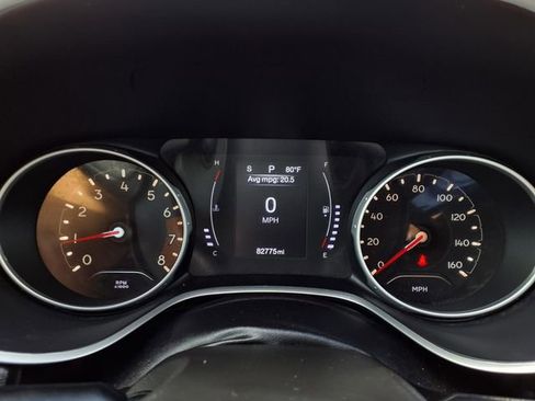 Used 2019 Jeep Compass Latitude FWD image 9