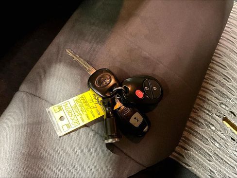 Used 2016 Toyota Tundra SR5 w/ SR5 Upgrade Package image 15