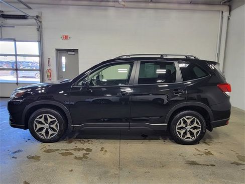 Certified 2022 Subaru Forester Premium image 8