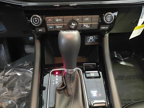New 2026 Jeep Compass Latitude AWD/4WD image 23