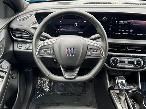 Used 2025 Buick Envista Sport Touring w/ Convenience I Package image 16