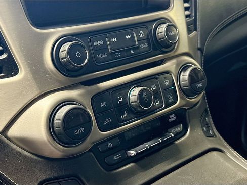 Used 2019 GMC Yukon XL Denali image 16