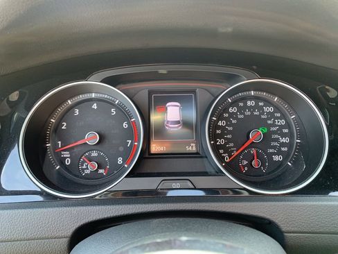 Used 2018 Volkswagen Golf 4-Door FWD image 27