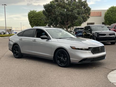 Used 2025 Honda Accord SE image 7