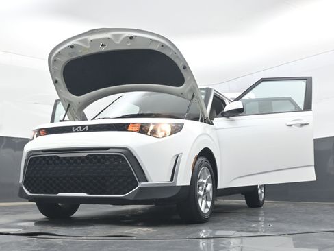Used 2024 Kia Soul LX w/ Option Group 015 FWD image 36