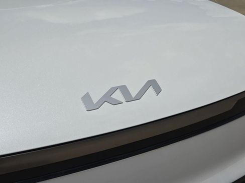 Certified 2024 Kia EV9 GT-Line AWD/4WD image 10