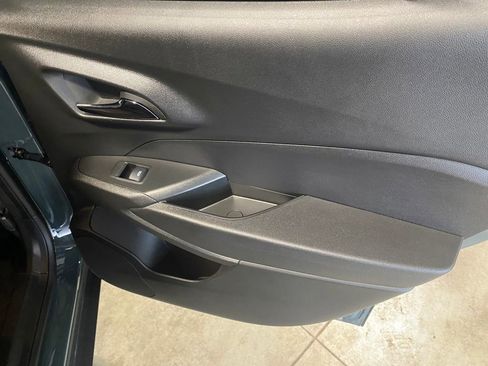 Used 2026 Chevrolet Trax LT w/ LT Convenience Package image 14