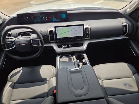 New 2026 Ford Expedition Active RWD image 9