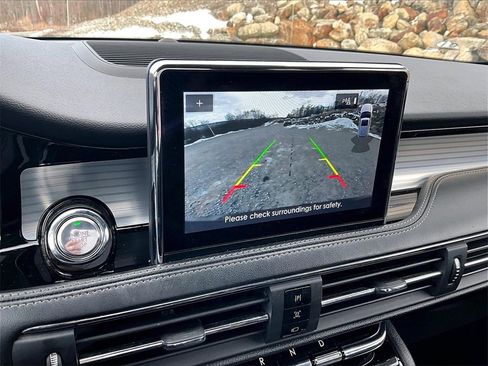 Used 2021 Lincoln Corsair AWD w/ Premium Package image 19