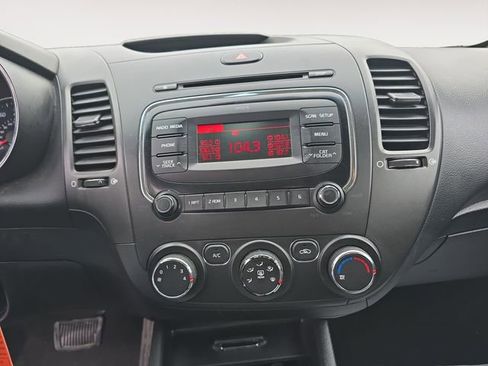 Used 2018 Kia Forte LX image 10