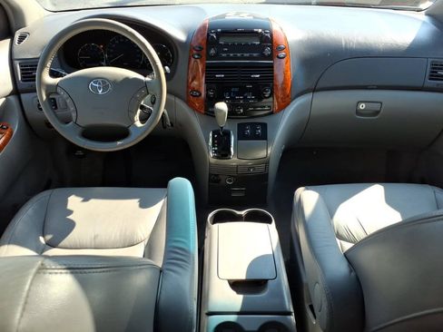 Used 2008 Toyota Sienna XLE FWD image 11