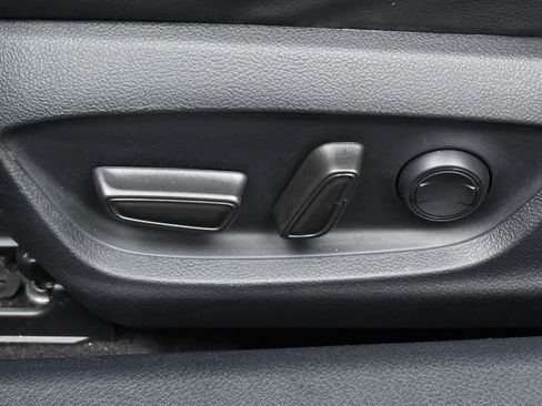 Used 2022 Toyota Camry XSE image 10