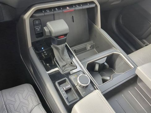 Used 2022 Toyota Tundra Limited w/ TRD Off-Road Package image 15