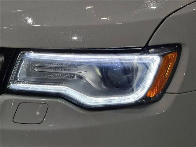 Used 2020 Jeep Grand Cherokee Summit w/ Platinum Series Group AWD/4WD image 11