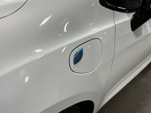 Used 2024 Chrysler Pacifica Select image 9