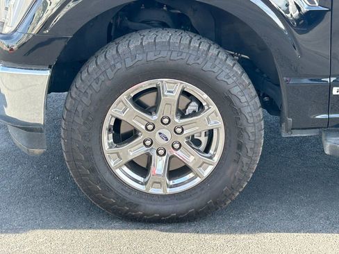 Used 2023 Ford F150 Lariat w/ Trailer Tow Package image 14