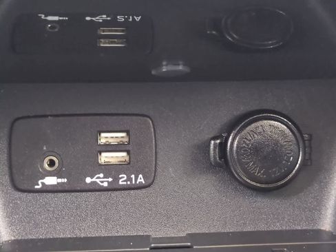 Used 2022 Subaru Forester Limited image 30