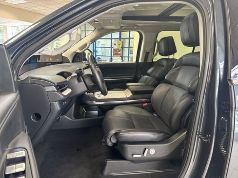 Used 2025 Lincoln Navigator Reserve AWD/4WD image 9