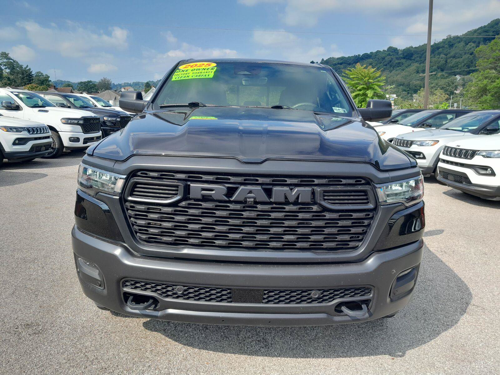 Used 2025 RAM 1500 Warlock AWD/4WD image 4