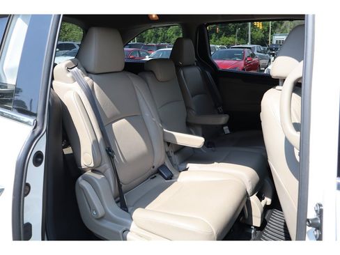 Used 2018 Honda Odyssey Elite image 15
