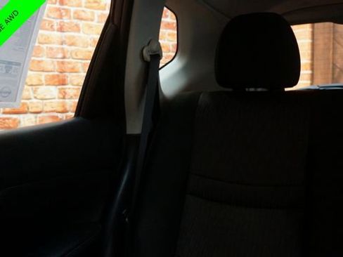 Used 2017 Nissan Rogue SV w/ SV Premium Package image 56