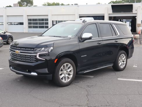 Used 2023 Chevrolet Tahoe Premier w/ Premium Package 2 AWD/4WD image 16