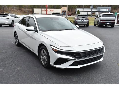 New 2026 Hyundai Elantra SE image 6