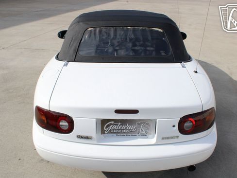 Used 1990 MAZDA MX-5 Miata image 16
