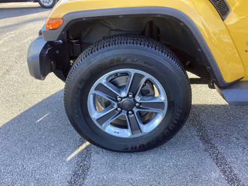 Used 2020 Jeep Wrangler Unlimited Sahara w/ Uconnect 4C Nav & Sound Group image 9