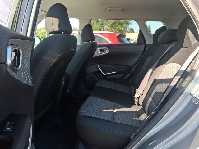 Used 2025 Kia Soul LX w/ LX Technology Package FWD image 10