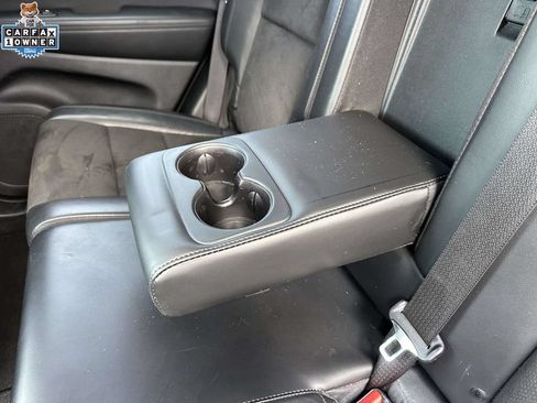 Used 2020 Jeep Grand Cherokee Altitude AWD/4WD image 11