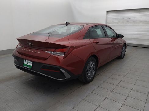 Used 2024 Hyundai Elantra SEL FWD image 9