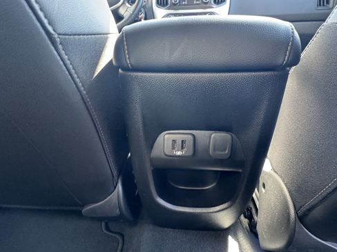 Used 2022 Chevrolet Colorado ZR2 w/ LPO, Door Decal Package image 12