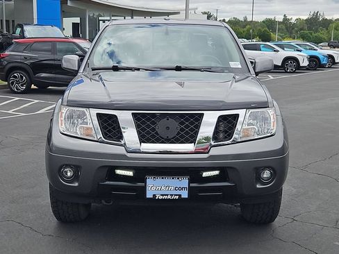 Used 2018 Nissan Frontier PRO-4X AWD/4WD image 9