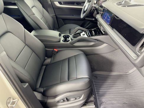 Used 2026 Porsche Cayenne E-Hybrid image 29