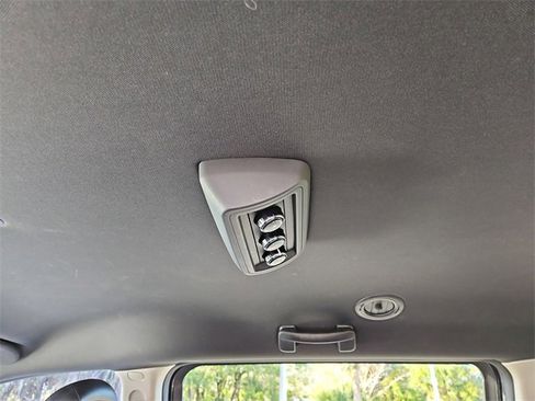 Used 2018 Dodge Grand Caravan SXT image 11