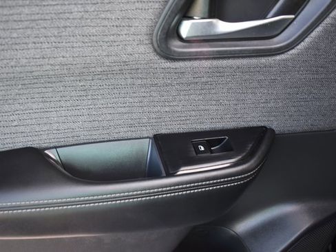 Used 2023 Nissan Rogue SV image 11