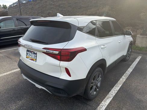 Certified 2023 Kia Seltos LX image 4