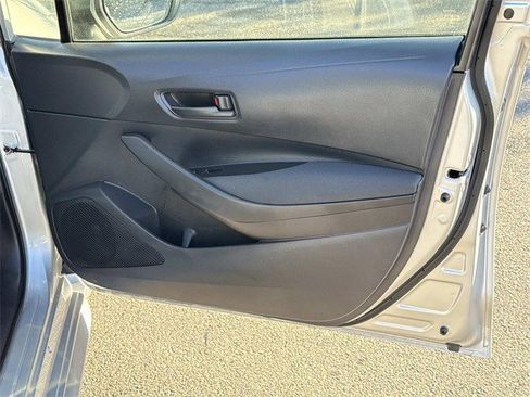 Used 2022 Toyota Corolla LE image 8