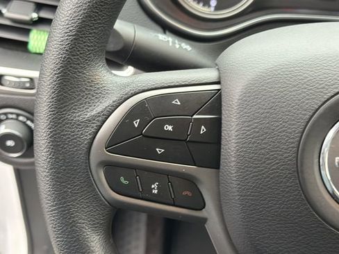 Used 2019 Jeep Cherokee Latitude w/ Popular Appearance Group image 30