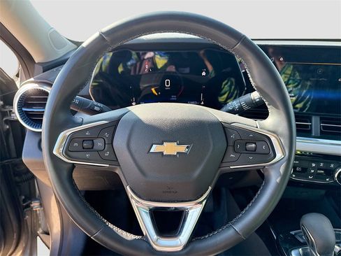 Used 2024 Chevrolet Trax LT w/ Driver Confidence Package image 13