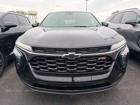 Used 2024 Chevrolet Trax RS w/ Driver Confidence Package FWD image 3
