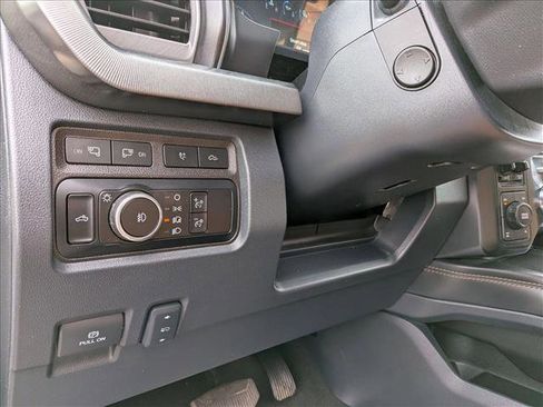 Used 2024 Ford F250 Platinum image 16